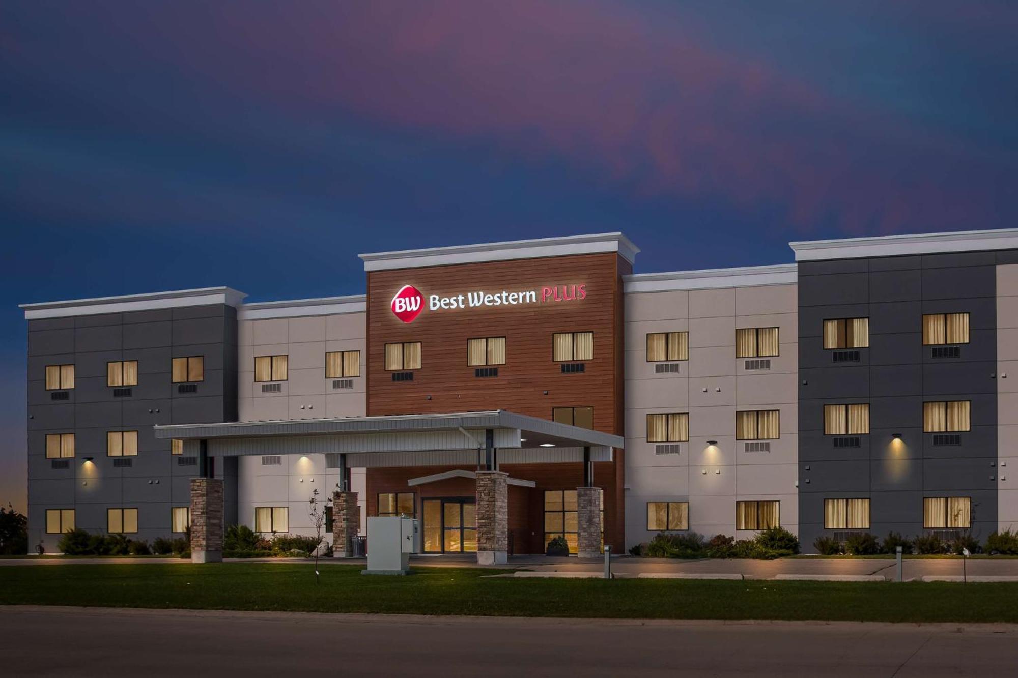 Best Western Plus Morden Exterior foto